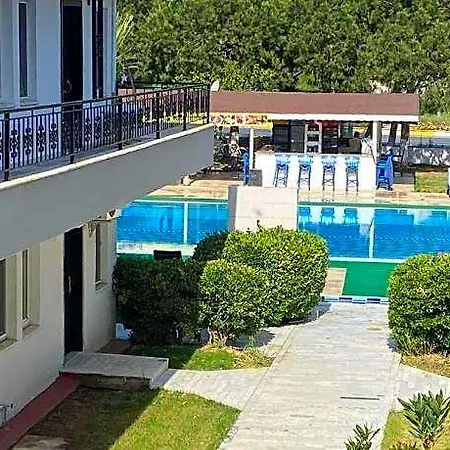 The Palm Club Szálloda 3*