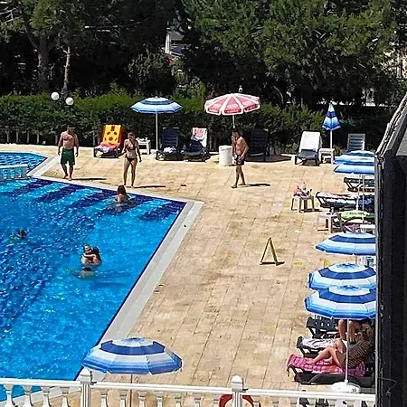 The Palm Club Szálloda 3*